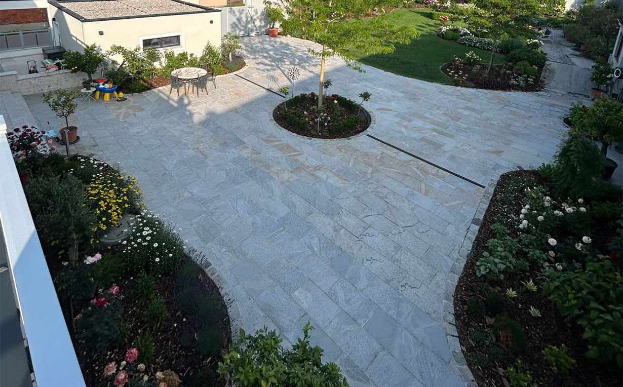 Plattenverlegung Innenhof